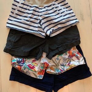 Lot of (4) maternity shorts